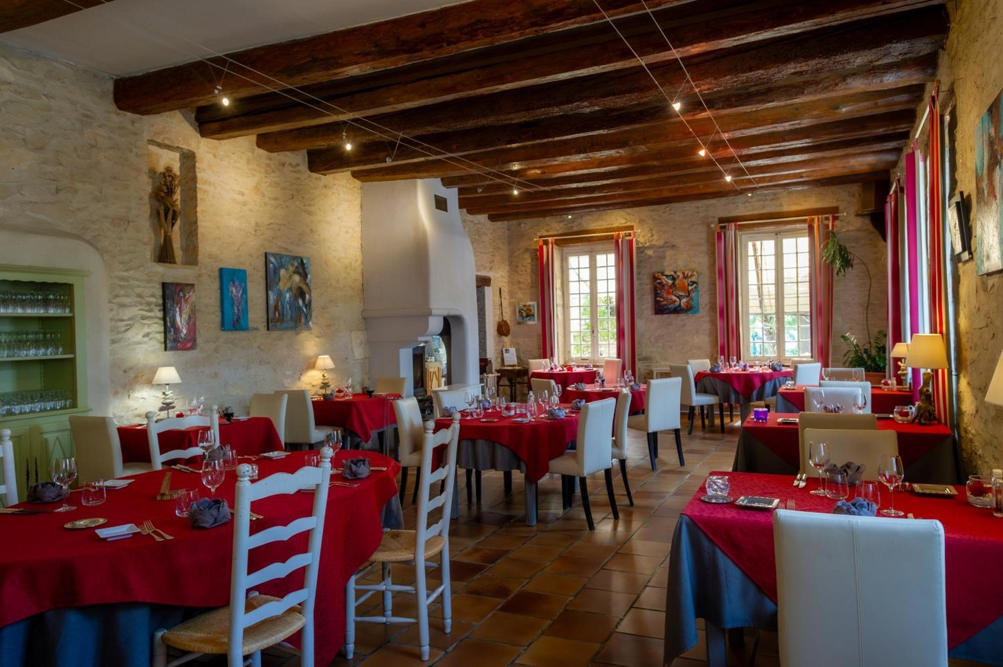 Logis Auberge De Тавель Экстерьер фото
